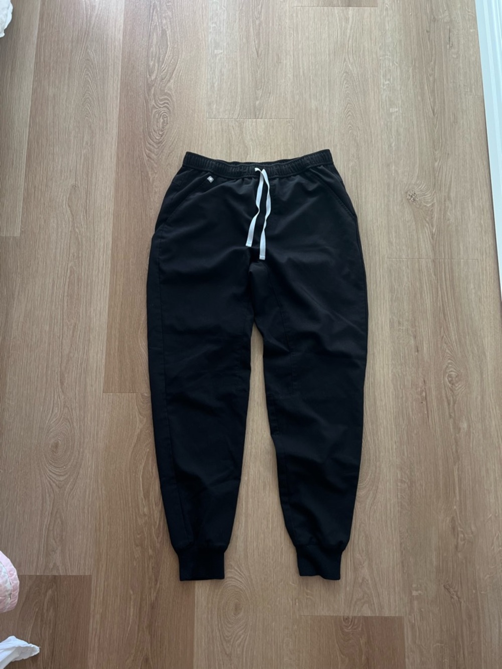 Men’s figs jogger pants